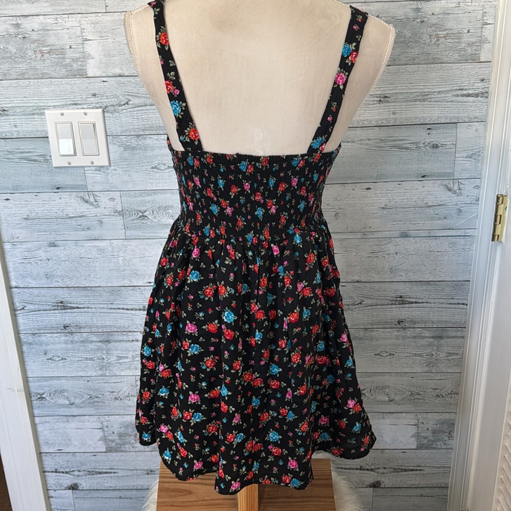 LOVE TREE ROSE FLORAL BLACK DRESS - Picture 7 of 8